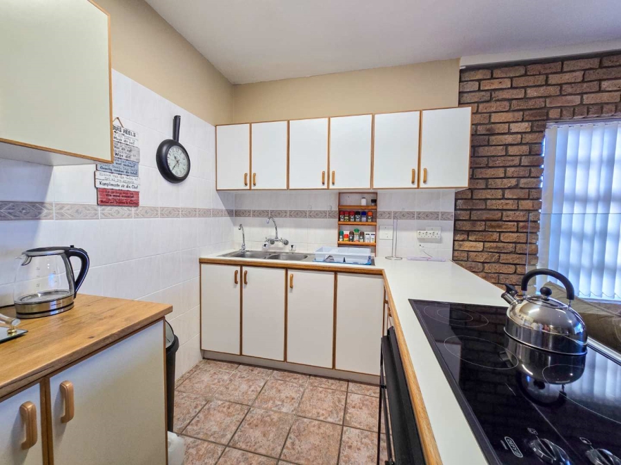 5 Bedroom Property for Sale in Stilbaai Wes Western Cape